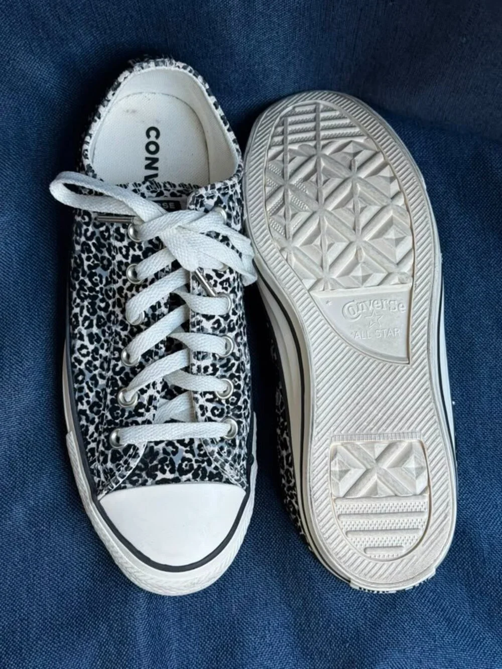 Size Women 9.5 Men 7.5 - Converse Chuck Taylor Low Leopard Print Sneakers - Picture 3 of 8
